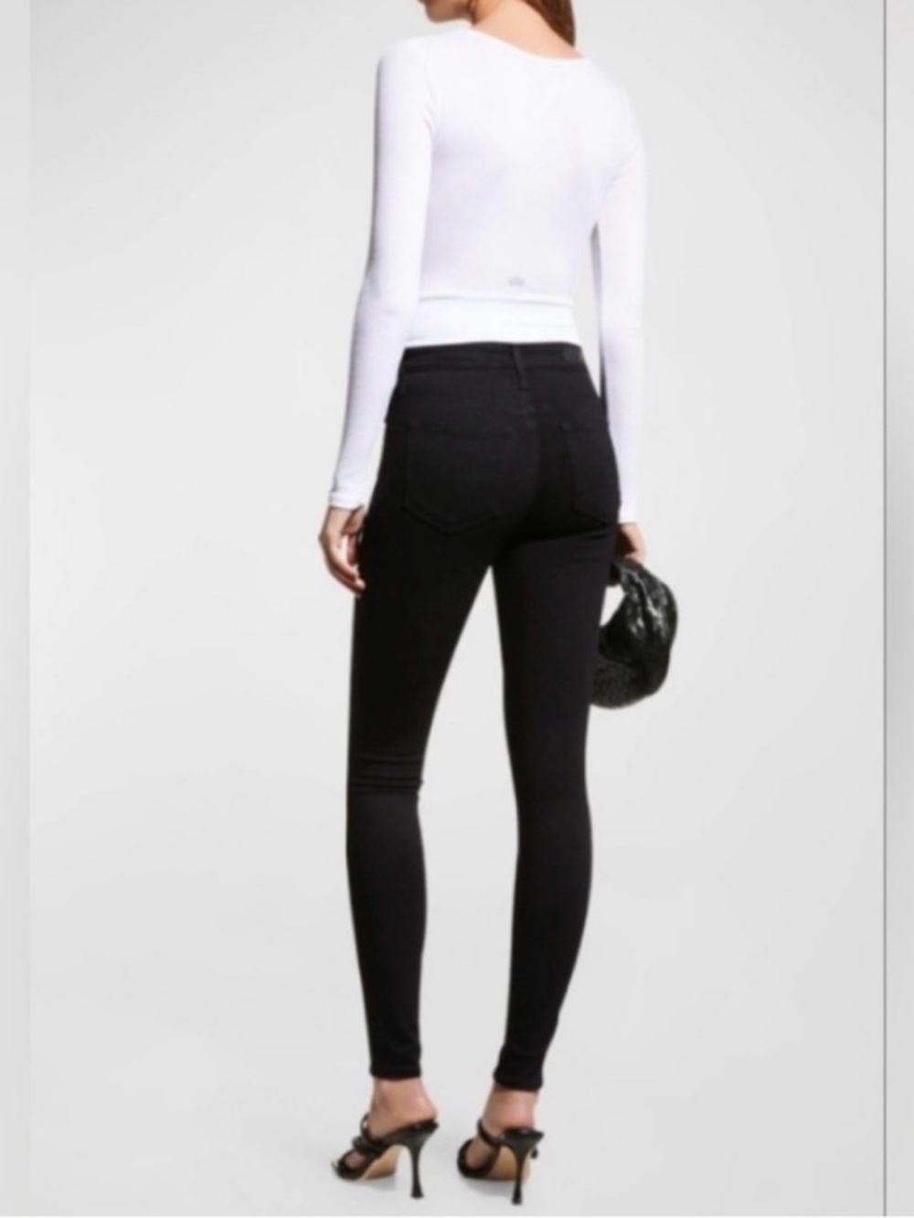 AG Farrah skinny ankle in dark dark blue sz 29
